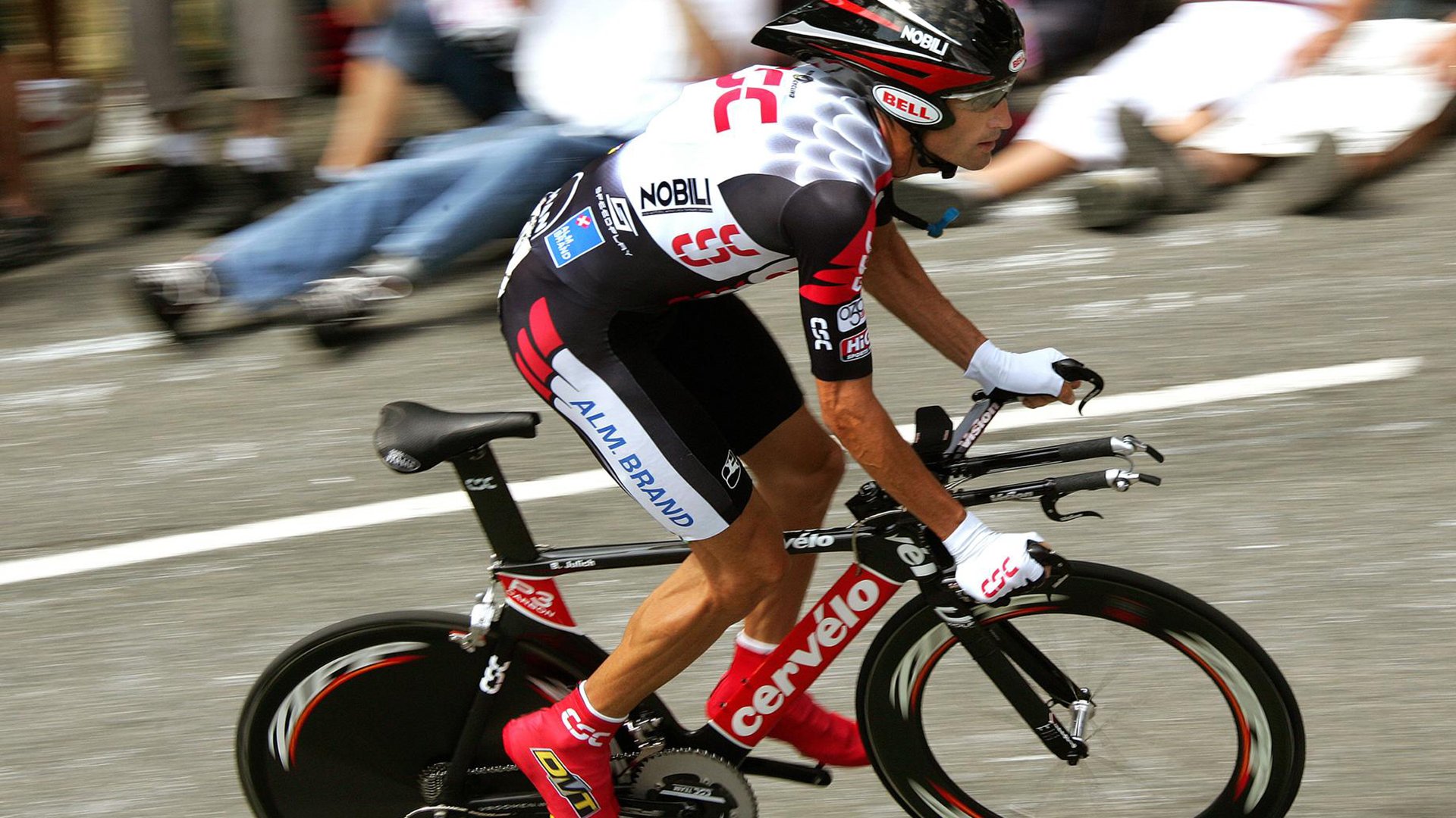 意甲球员在高压比赛中的情绪波动与表现关系研究