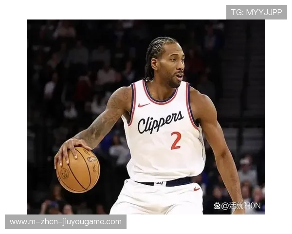 伦纳德后仰三分穿网，快船在主场取胜